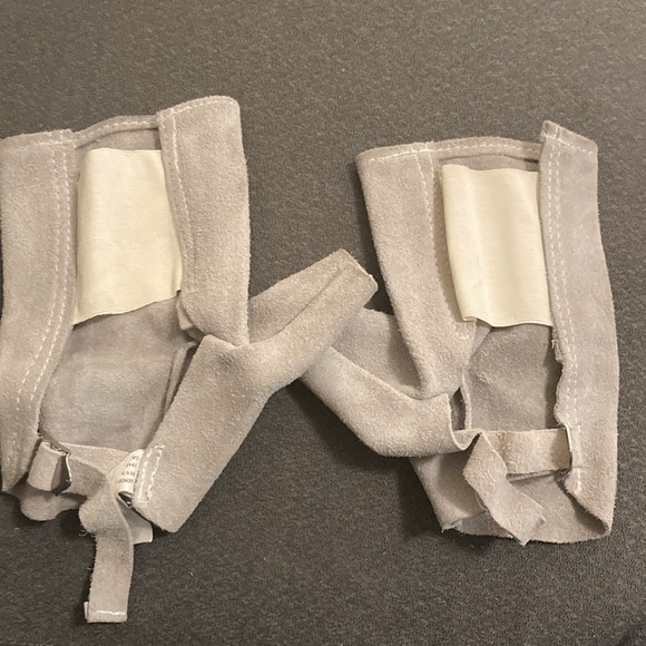 Suede Fingerless Gloves - Picture 4 of 8